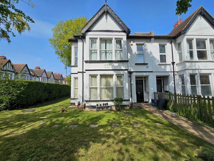 1 Bedroom Flat To Rent In Anerley Road, Westcliff-On-Sea, SS0