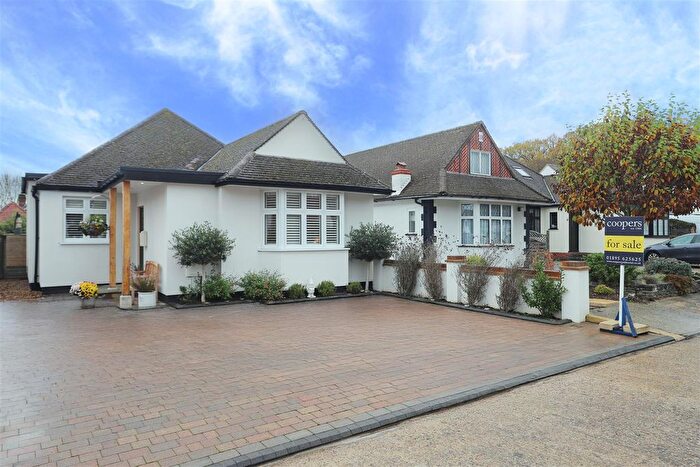 3 Bedroom Detached Bungalow For Sale In Keswick Gardens, Ruislip, HA4