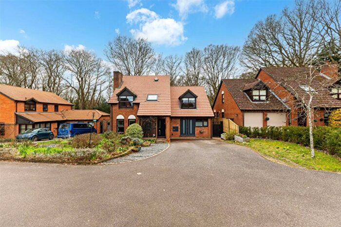 5 Bedroom Detached House For Sale In The Oaks, Tadley, RG26
