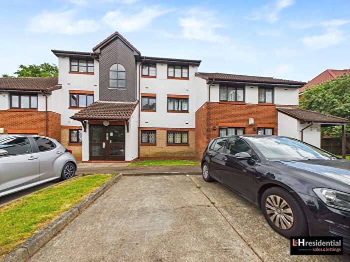 2 Bedroom Maisonette To Rent In St. Pauls Rise, London, N13