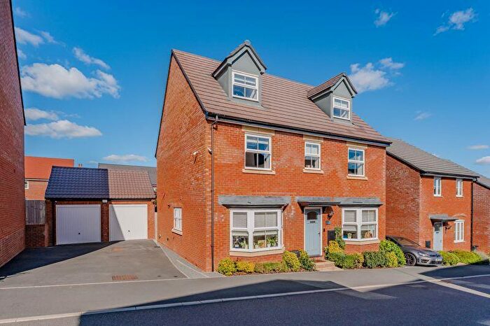 5 Bedroom Detached House For Sale In The Furrow- Market Harborough, LE16