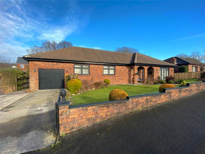 4 Bedroom Bungalow For Sale In Maesglasnant, Cwmffrwd, Carmarthen, Carmarthenshire, SA31