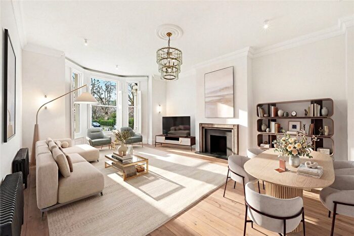 3 Bedroom Flat To Rent In Earl's Court Square, London, SW5