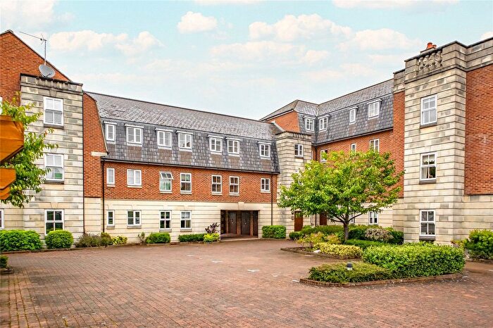 2 Bedroom Flat To Rent In Ashlar Court, Marlborough Road, Swindon, Wiltshire, SN3