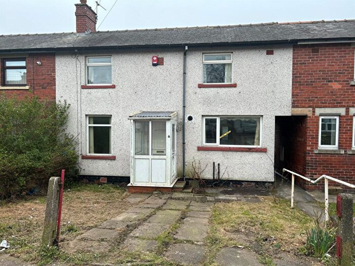 2 Bedroom Town House For Sale In Dawson Avenue, Bradford, BD6