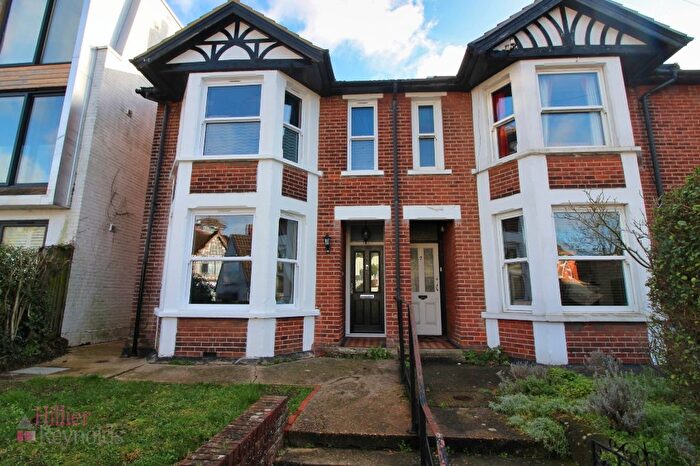 3 Bedroom Terraced House For Sale In Station Road, Borough Green, TN15