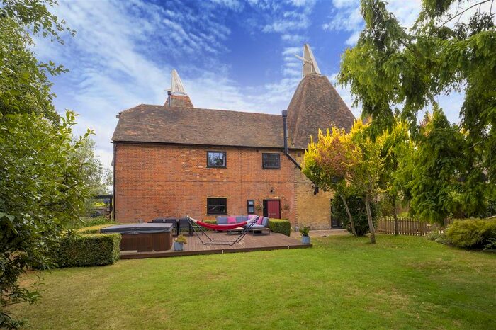 5 Bedroom Semi-Detached House For Sale In Parsonage Farm Oast, Nine Ash Lane, Boughton-Under-Blean, ME13