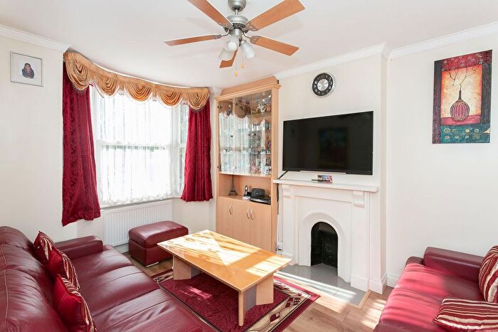 3 Bedroom Terraced House To Rent In Watford, WD18