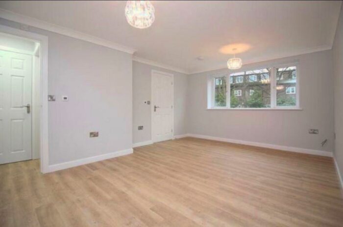 2 Bedroom Flat To Rent In Kellbrook Crescent, Salford, M7