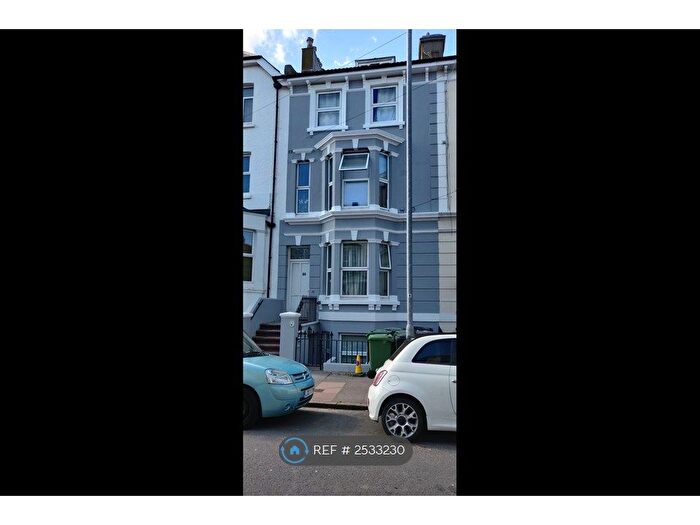 2 Bedroom Flat To Rent In Pevensey Road, Eastbourne, BN21