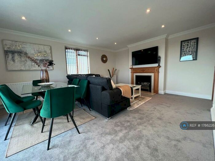 2 Bedroom Flat To Rent In Dollis Hill Lane, London, NW2
