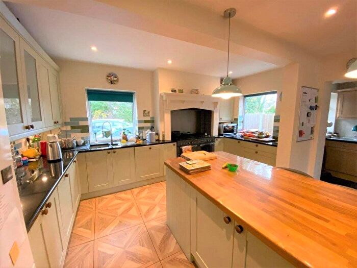 5 Bedroom Detached House To Rent In Wokingham Road, Earley, Reading, Berkshire, RG6