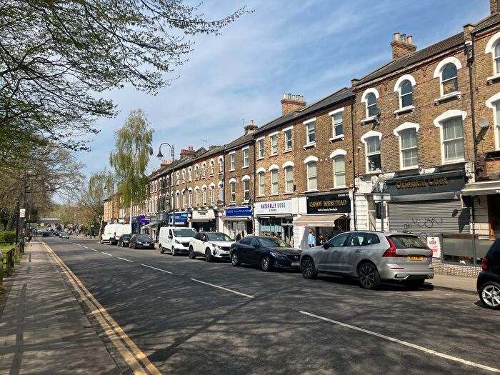 2 Bedroom Flat To Rent In High Street (), Wanstead, E11