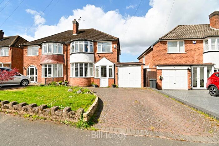 3 Bedroom Semi Detached House For Sale In Bedford Drive, Sutton Coldfield, B75