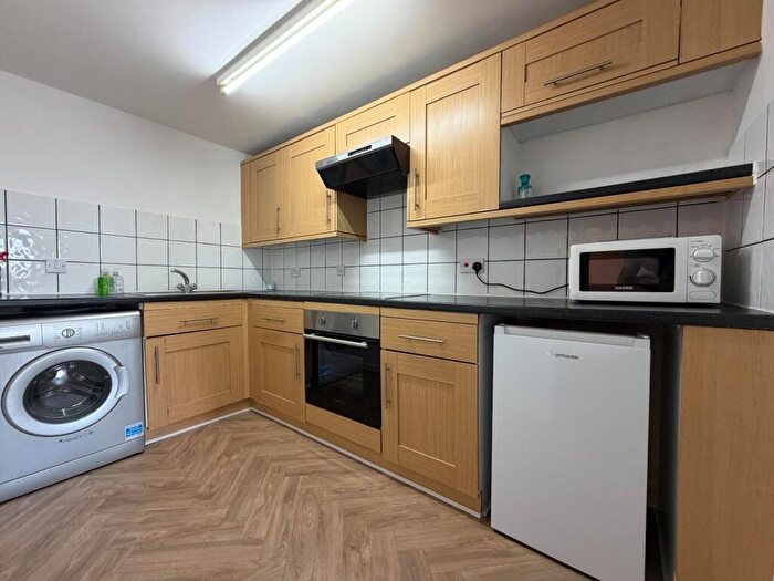 1 Bedroom Flat To Rent In Eleanor Way, EN8