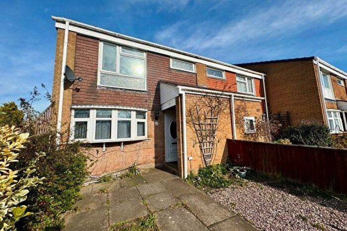 3 Bedroom End Of Terrace House To Rent In Reaside Crescent, Birmingham, B14