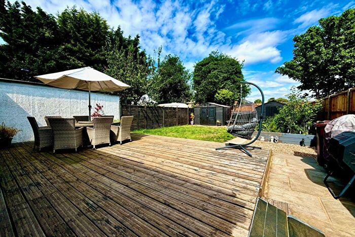 4 Bedroom Detached House For Sale In Rusham Road, Egham, Surrey, TW20