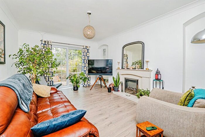 2 Bedroom End Of Terrace House For Sale In Park Street, Bridgend, CF31