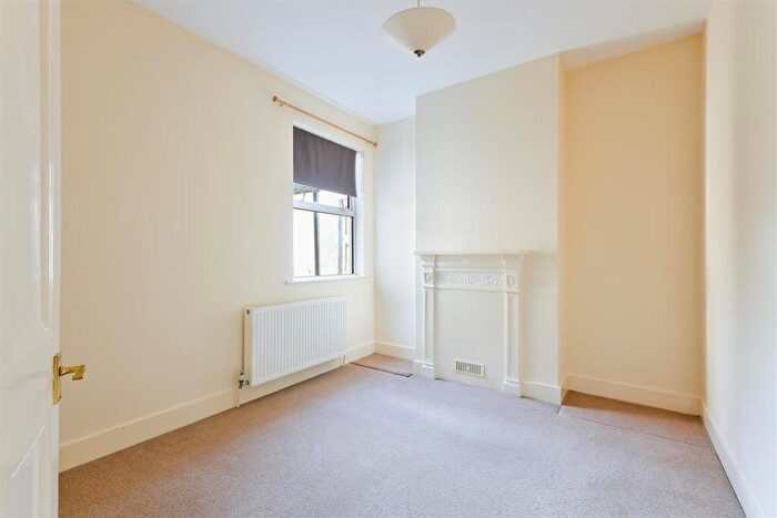 1 Bedroom Maisonette To Rent In High Street, Tadworth, KT20