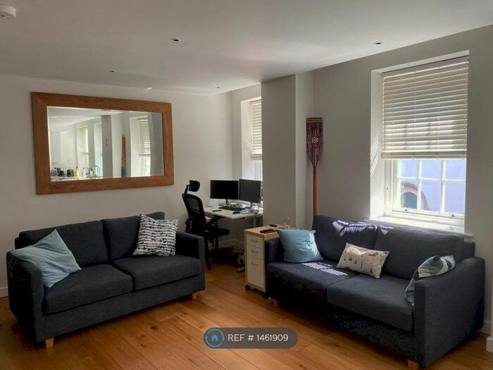 2 Bedroom Flat To Rent In Lovat Lane, London, EC3R