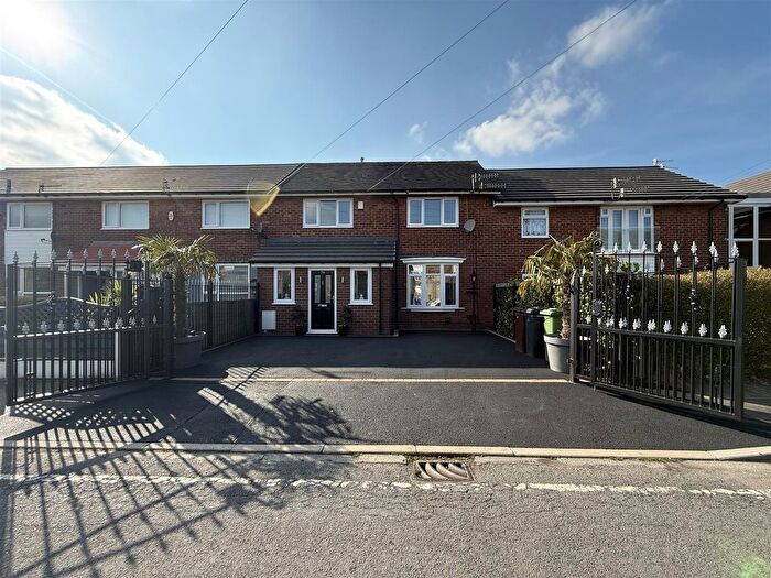 3 Bedroom Terraced House For Sale In Friezland Close, Carrbrook, Stalybridge, SK15
