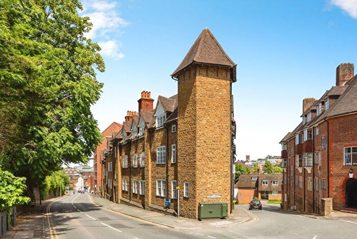 2 Bedroom Flat For Sale In Portsmouth Road, Guildford, Surrey, GU2