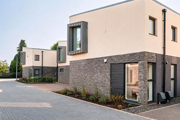 2 Bedroom Apartment For Sale In McGlashan Gardens, Crieff, PH7