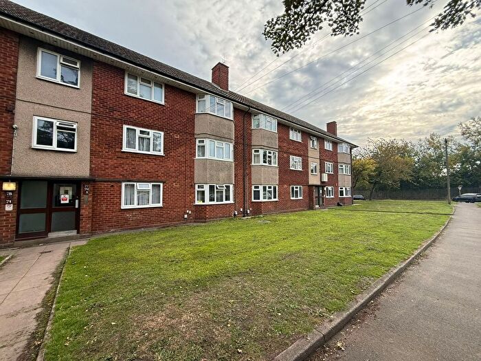 3 Bedroom Flat To Rent In Dimmocks Avenue, Bilston, WV14