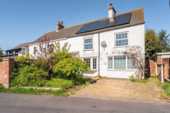 4 Bedroom Semi-Detached House For Sale In Low Road, Repps With Bastwick, NR29