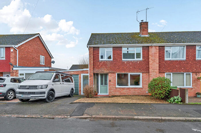 3 Bedroom Semi-Detached House For Sale In Derwent Drive, Tewkesbury, Gloucestershire, GL20