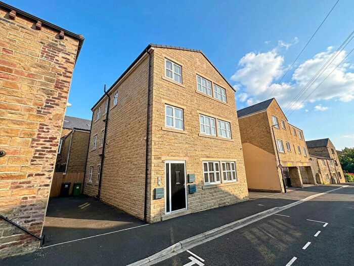 2 Bedroom Penthouse To Rent In Claremont Grove, Pudsey, LS28