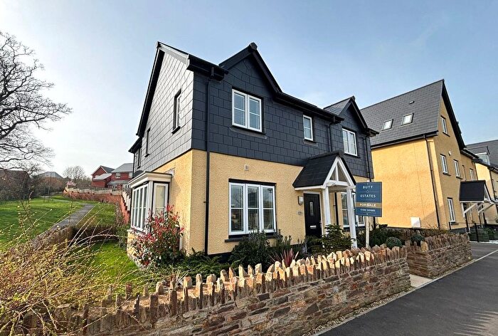 4 Bedroom Detached House For Sale In Coaker Road, Exeter, EX1