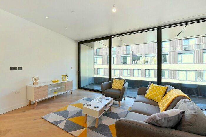 2 Bedroom Flat To Rent In The Helios, Wood Lane, W12