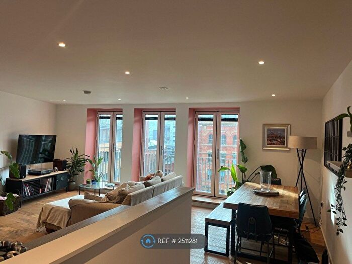 2 Bedroom Flat To Rent In One Cutting Room Square, Manchester, M4