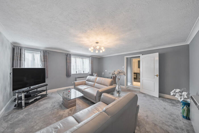 2 Bedroom Flat For Sale In The Alders, West Wickham, BR4