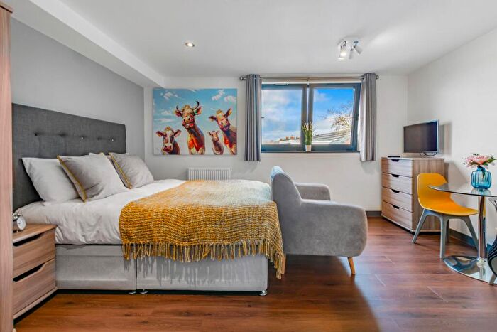 1 Bedroom Flat To Rent In Cardigan Lane, Leeds, LS4