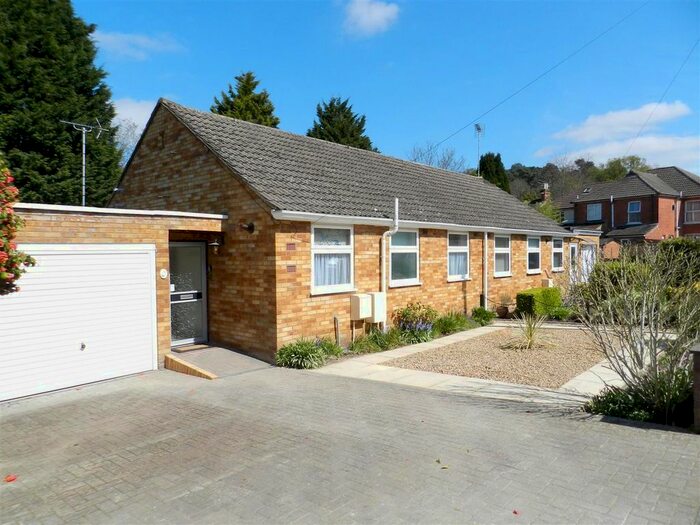 2 Bedroom Bungalow To Rent In Napier Road, Crowthorne, RG45