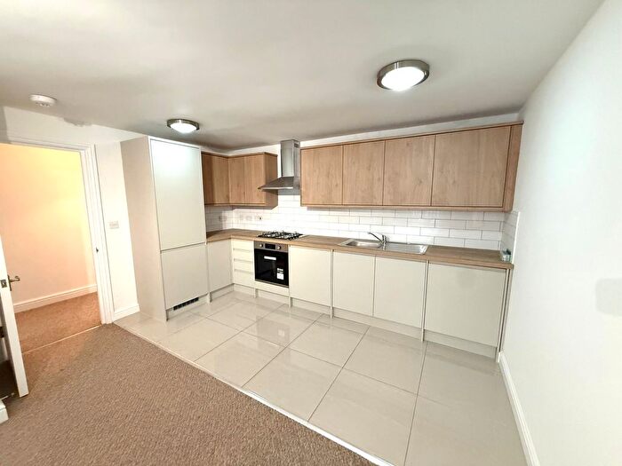 2 Bedroom Flat To Rent In Monks Orchard Road, Beckenham, BR3