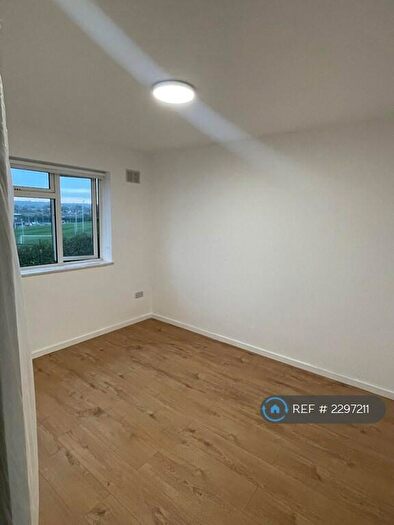 2 Bedroom Maisonette To Rent In Camrose Avenue, Edgware, HA8