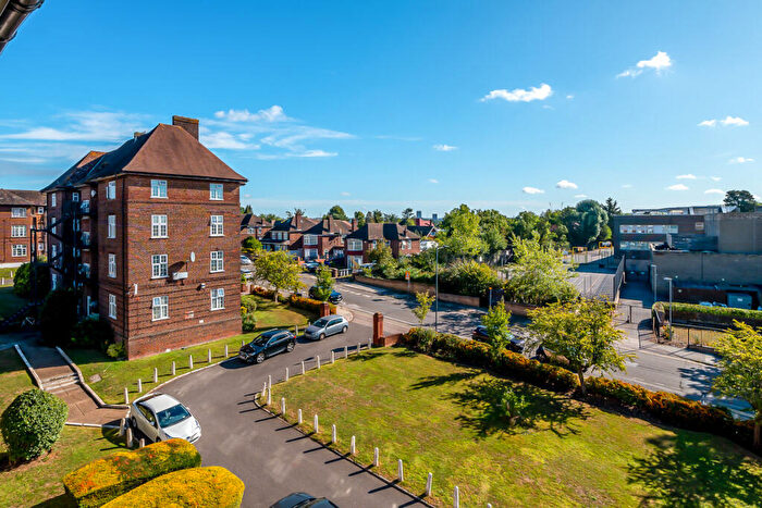 2 Bedroom Flat To Rent In Kings Drive, Wembley, HA9