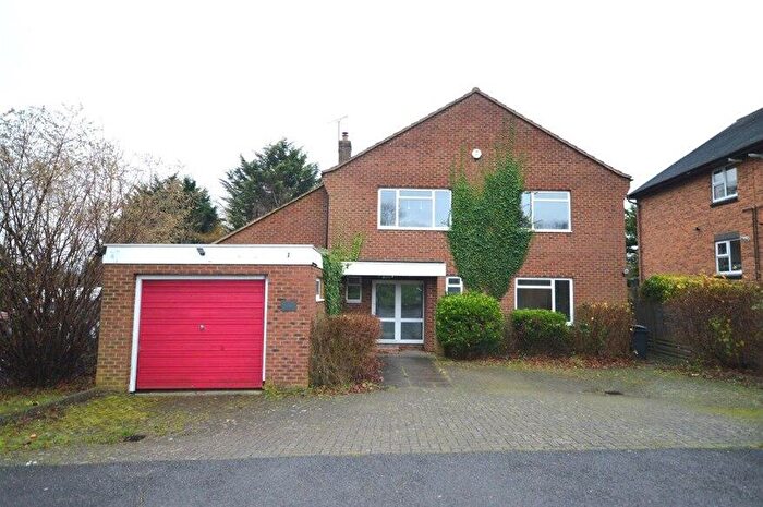 4 Bedroom House To Rent In Spring Close, Spring Close, Barnet, EN5