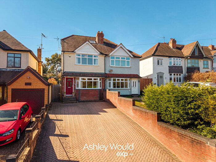 3 Bedroom Semi Detached House For Sale In Chester Road South, Kidderminster, DY10