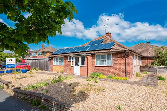 2 Bedroom Bungalow For Sale In West Heath Road, Farnborough, GU14
