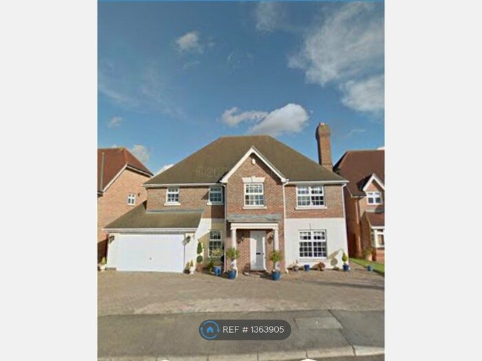 5 Bedroom Detached House To Rent In Emerson Park, Emerson Park, RM11