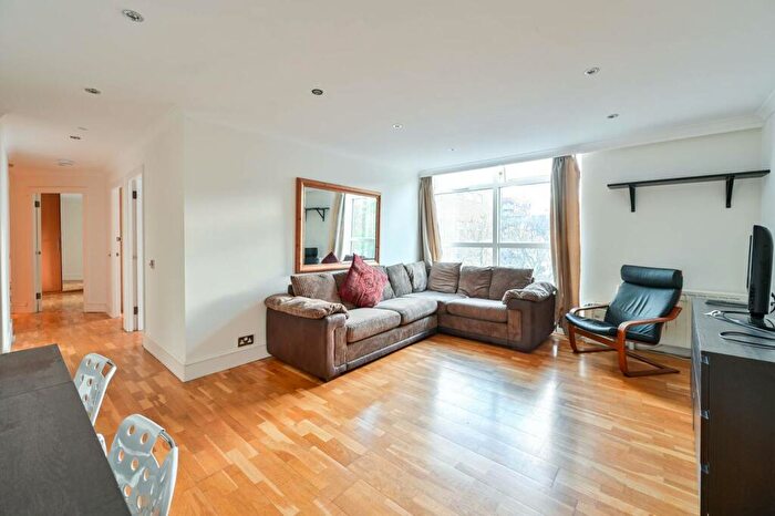 3 Bedroom Flat To Rent In Baltic Quay, Rotherhithe, London, SE16