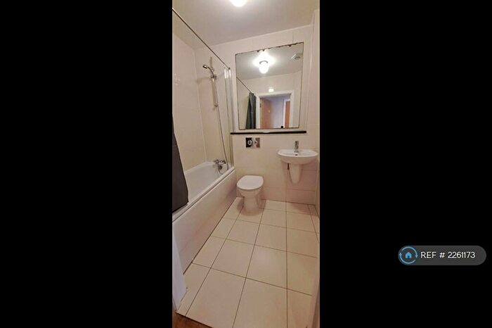 2 Bedroom Flat To Rent In Albemarle Road, Beckenham, BR3
