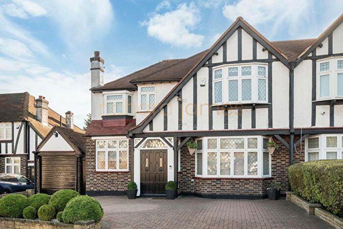 4 Bedroom Semi-Detached House For Sale In Oakleigh Gardens, Edgware, HA8