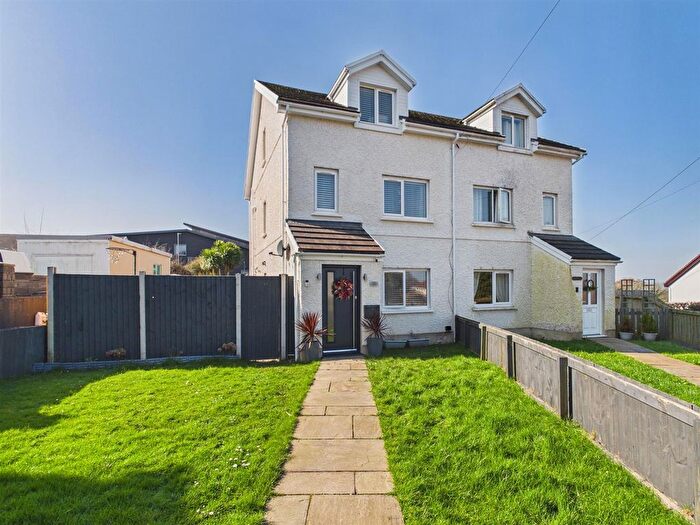 4 Bedroom Semi Detached House For Sale In Heol Llanelli, Trimsaran, Kidwelly, SA17