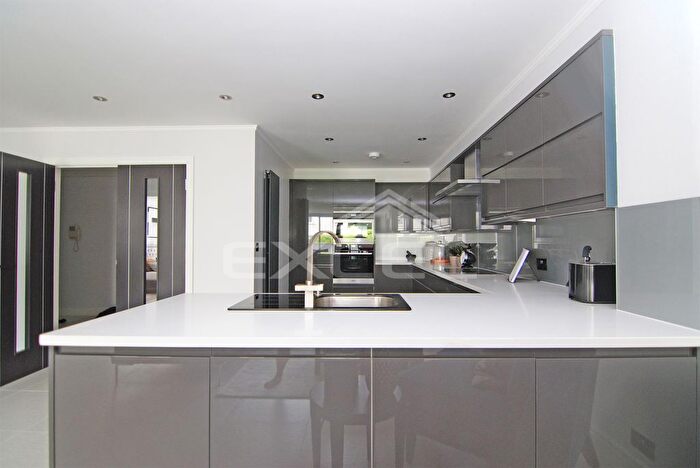 2 Bedroom Flat To Rent In Bullingham Mansions, Kensington Church Street, London, W8