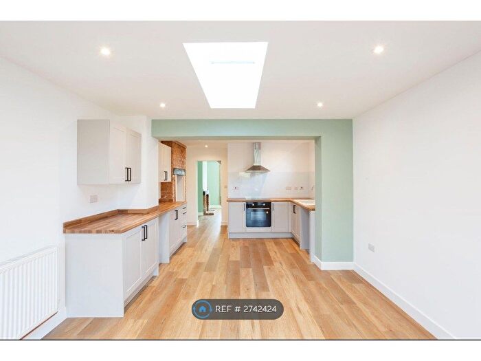 2 Bedroom Semi-detached House To Rent In Hylands Cottage, Kent, TN26